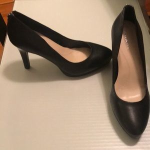 Tahari heels